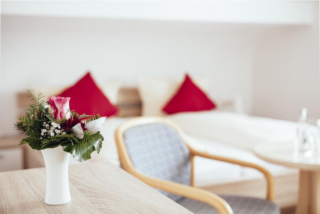Kaisers Das Kleine Stadthotel Sonthofen Pokoj fotografie